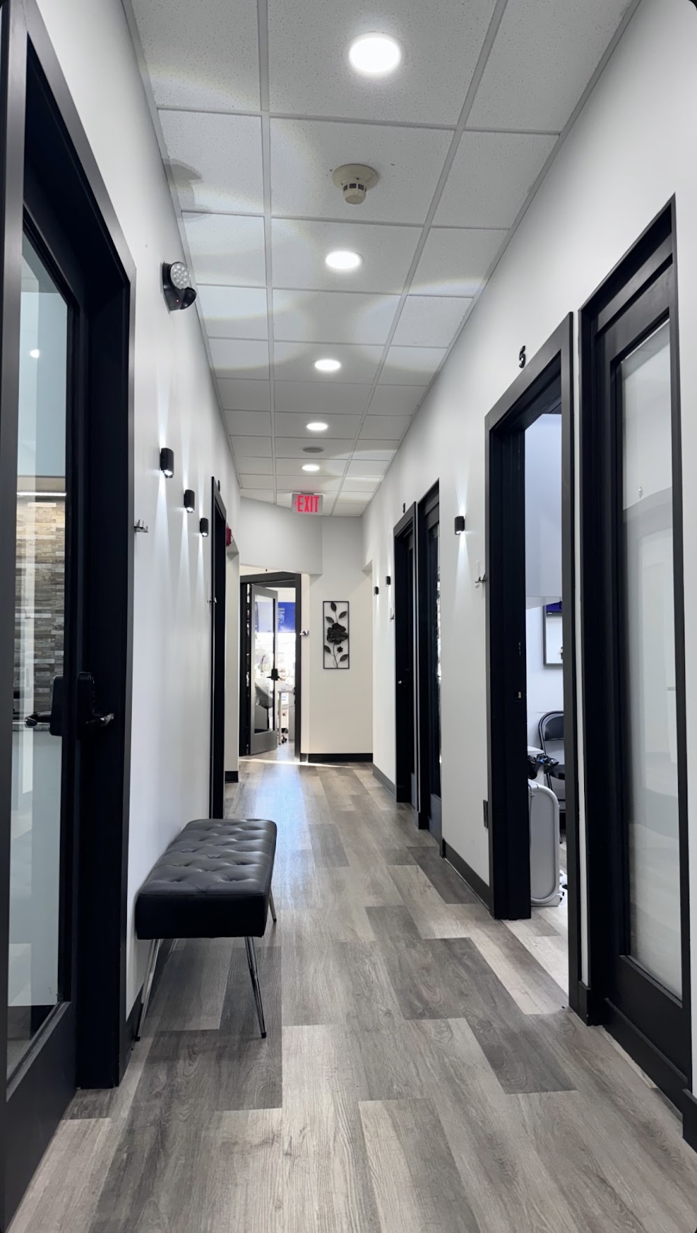 6S Salon Suites