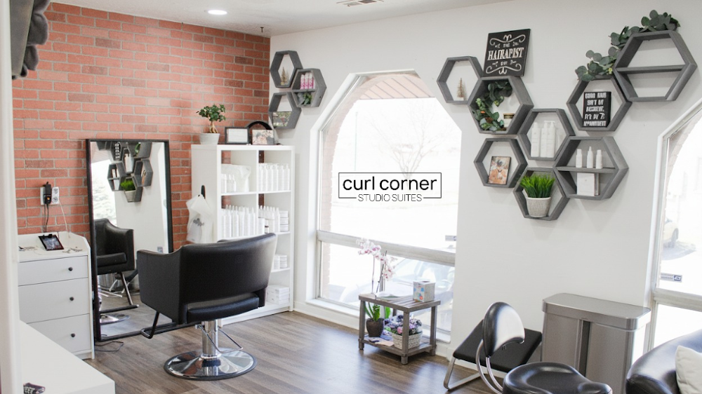 Curl Corner Studio Suites