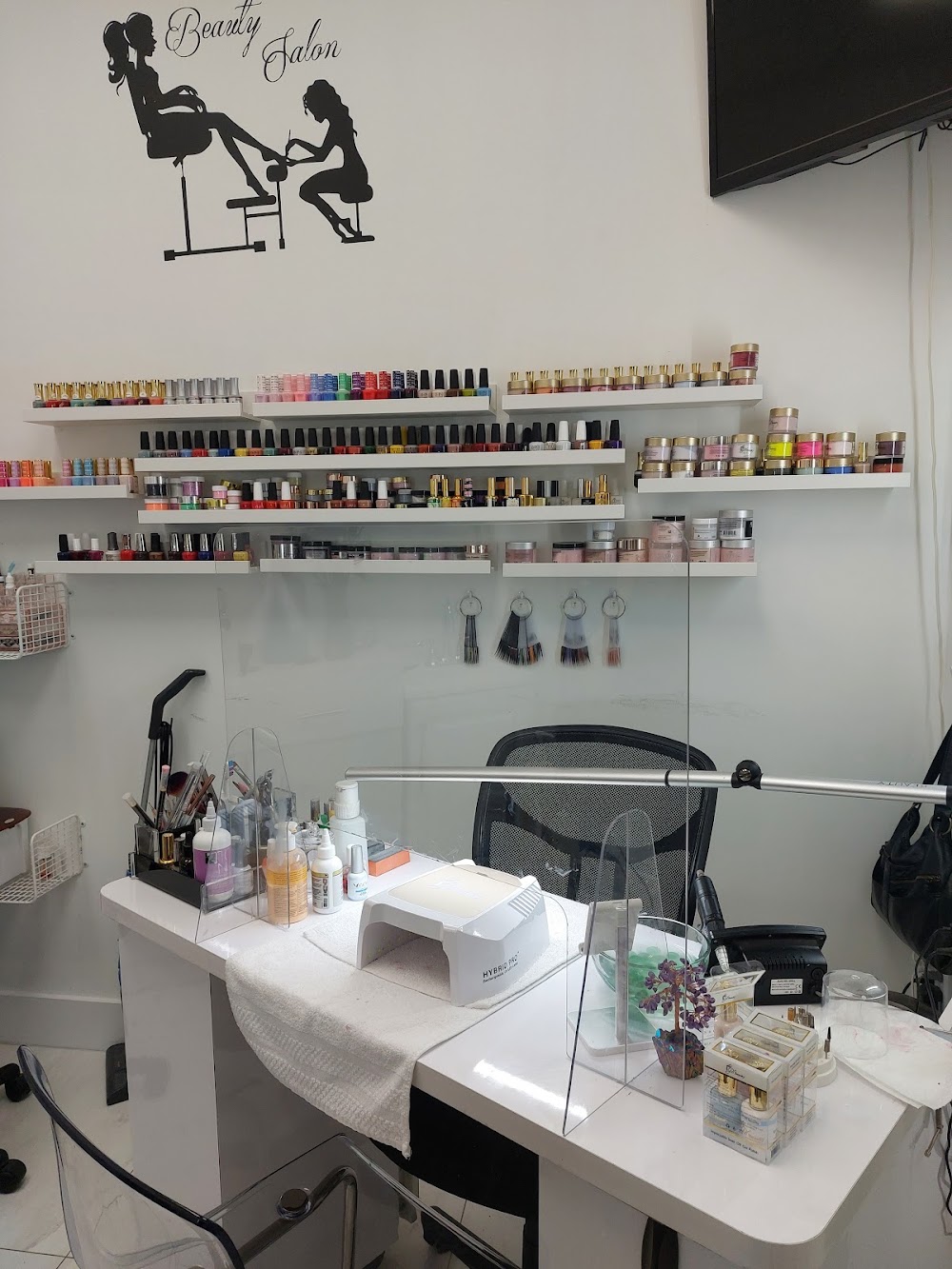 Mia Salon Suite