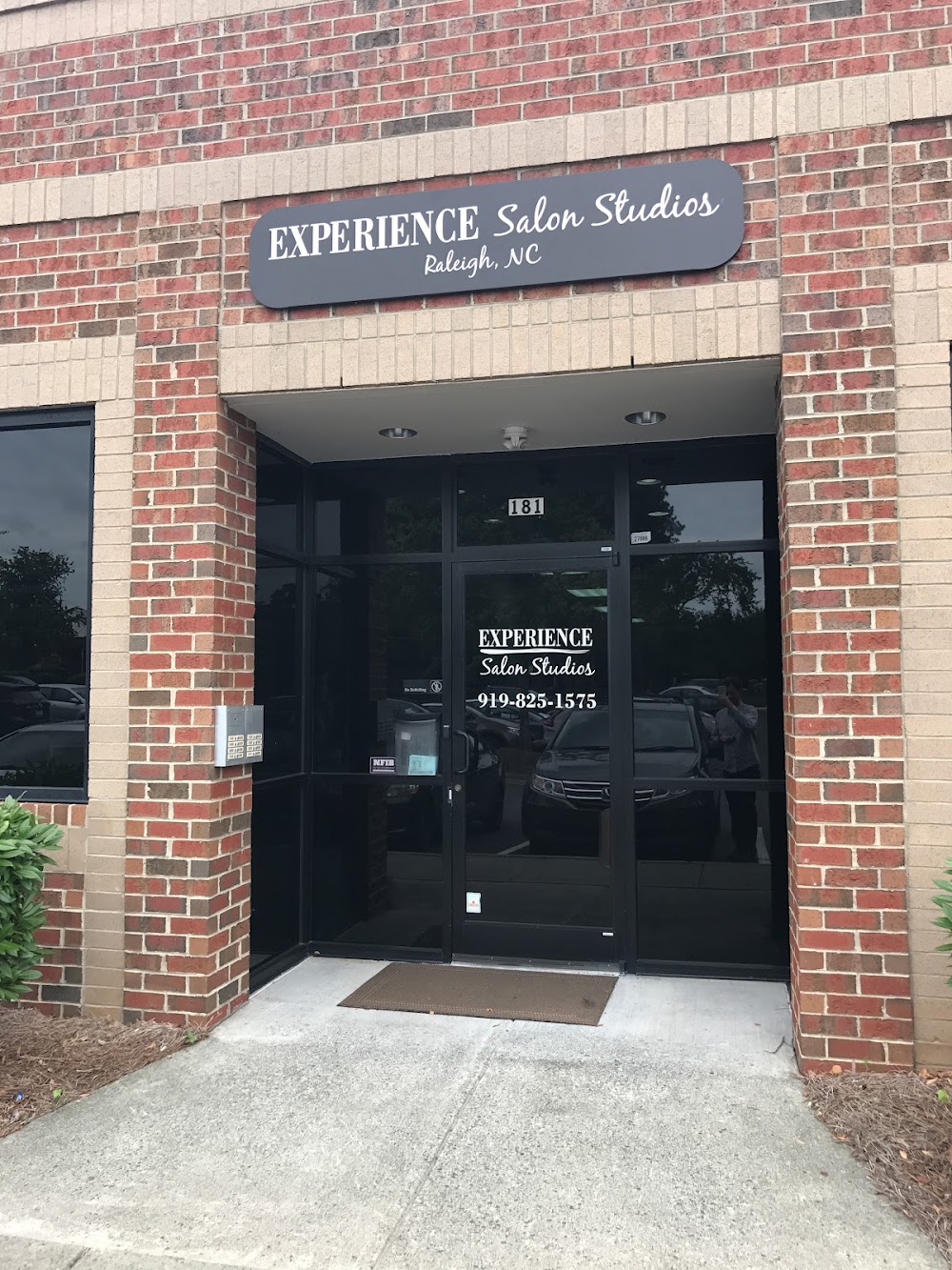 Experience Salon Suites