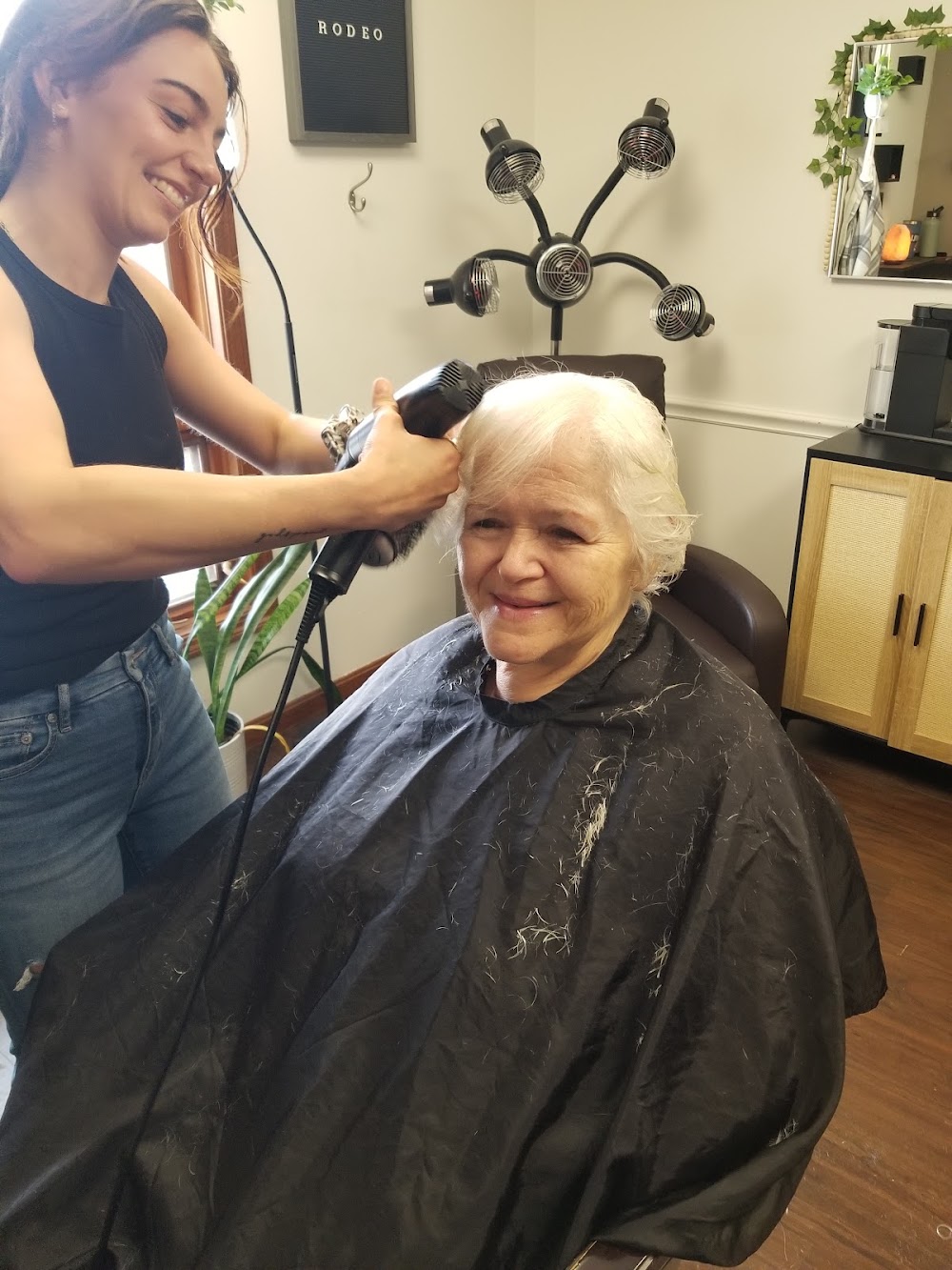 Salon 843 Suites