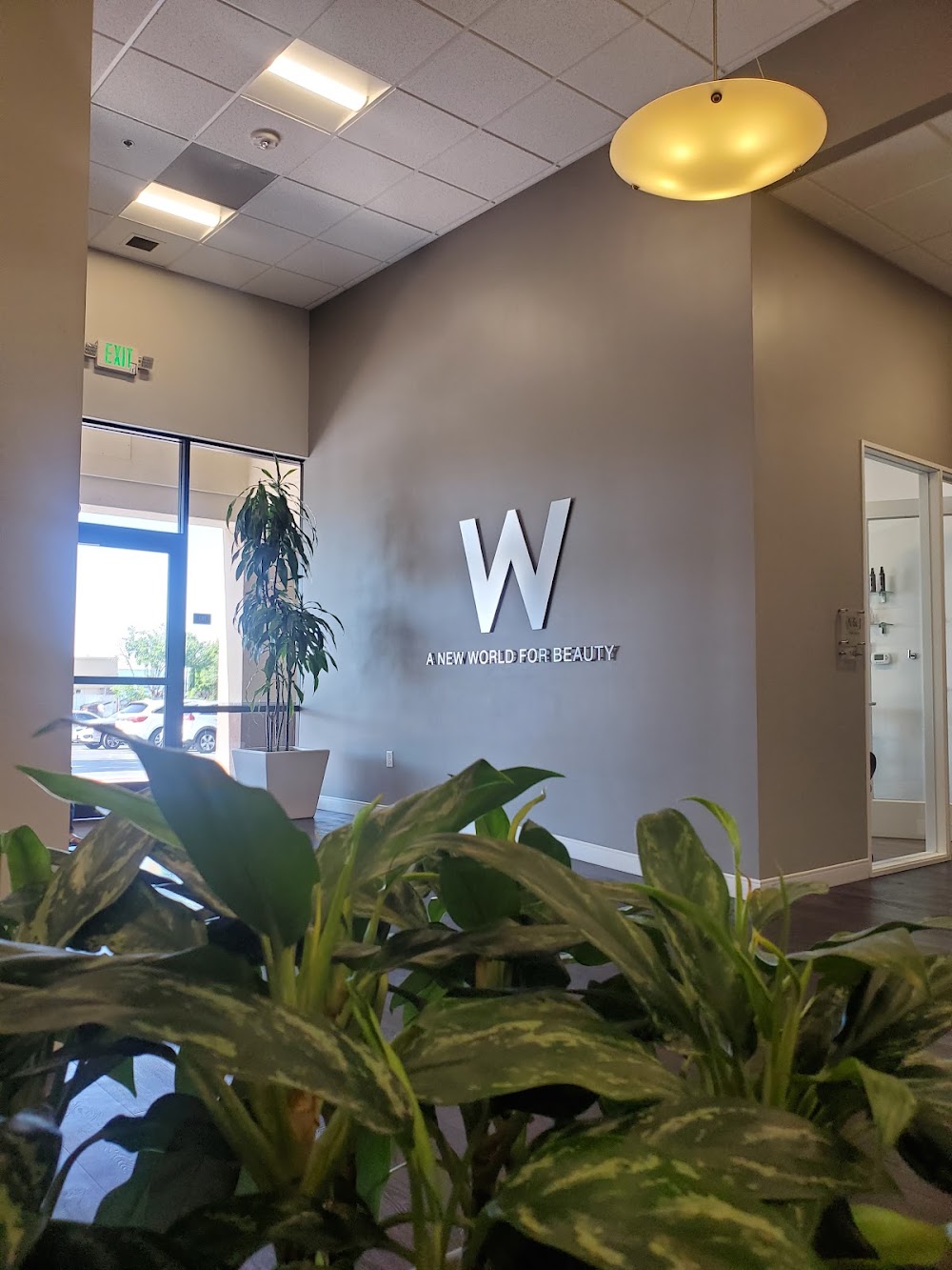 W Salon Suites