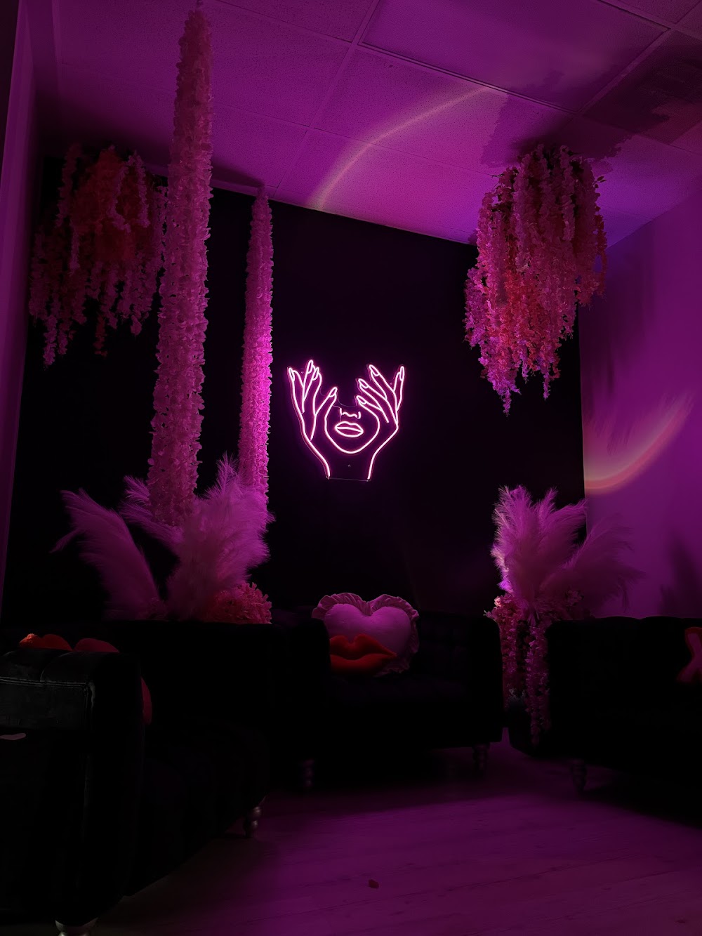 Salon & Company Suites