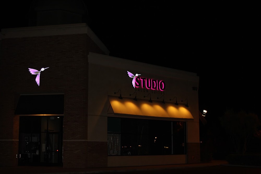 Studio Salon Suites