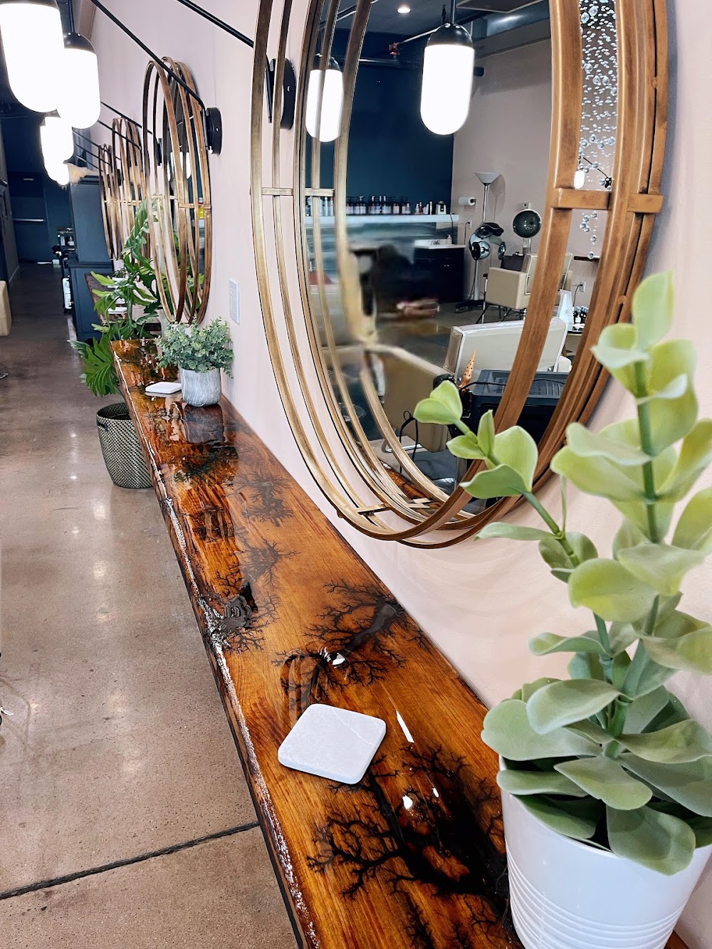 Salon Space
