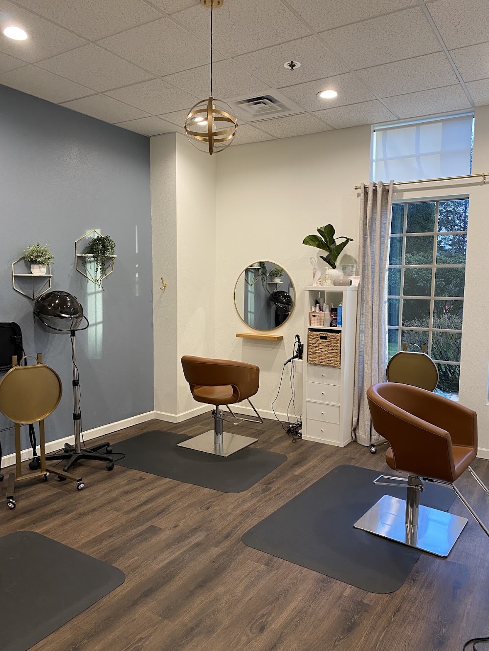 Ederra Salon Suites