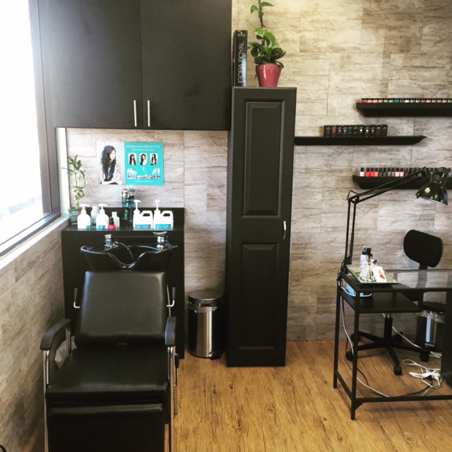 Salon 18 Suites