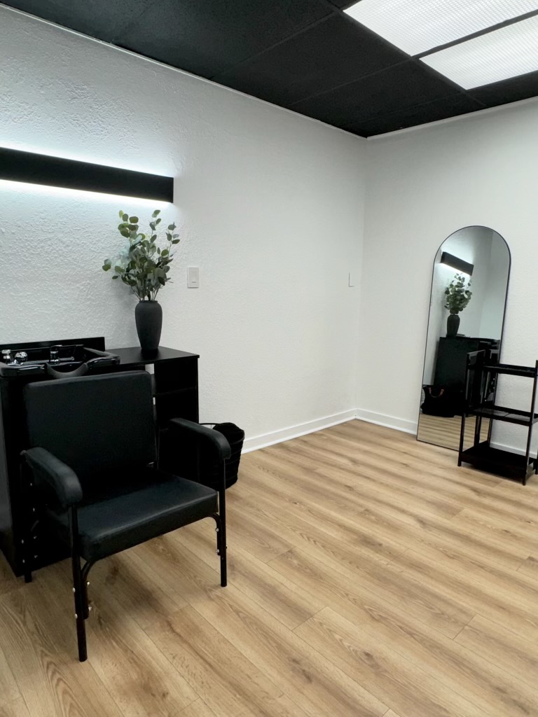 Pro Salon Suites