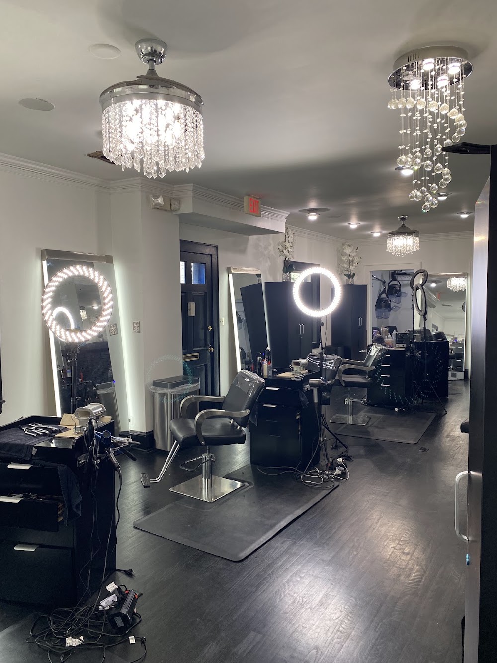 PurebodySalon & Suites