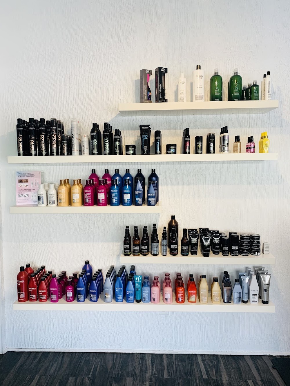 Heads Up Hair Designs & Salon Suites