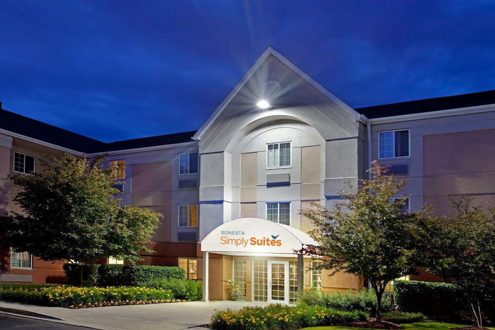 Waukegan Suites
