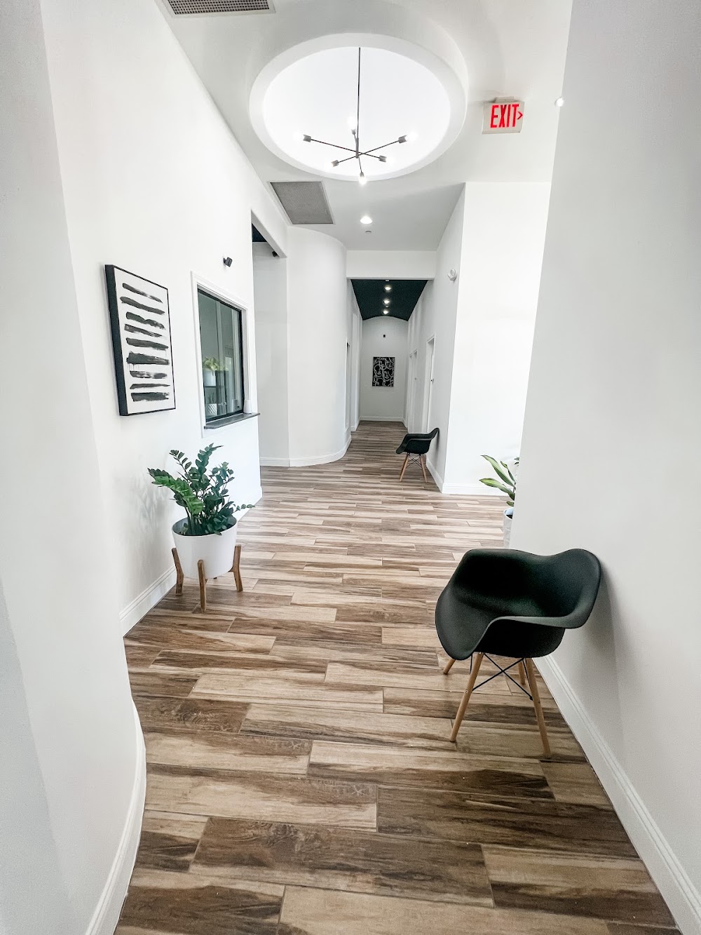 817 Luxury Salon Suites
