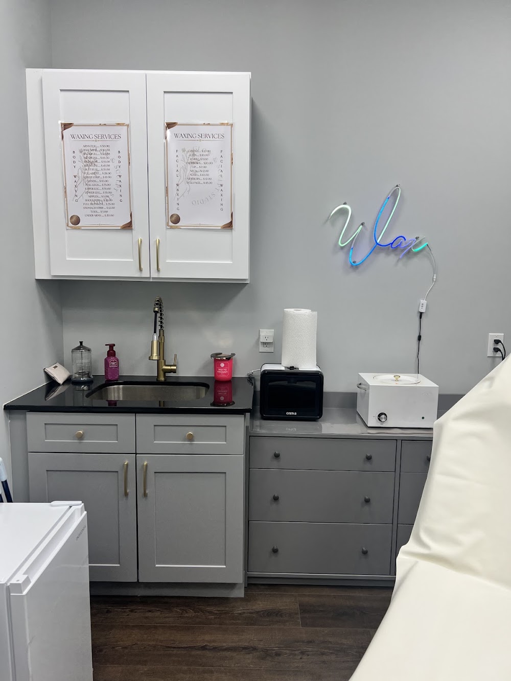 Classic Salon Suites