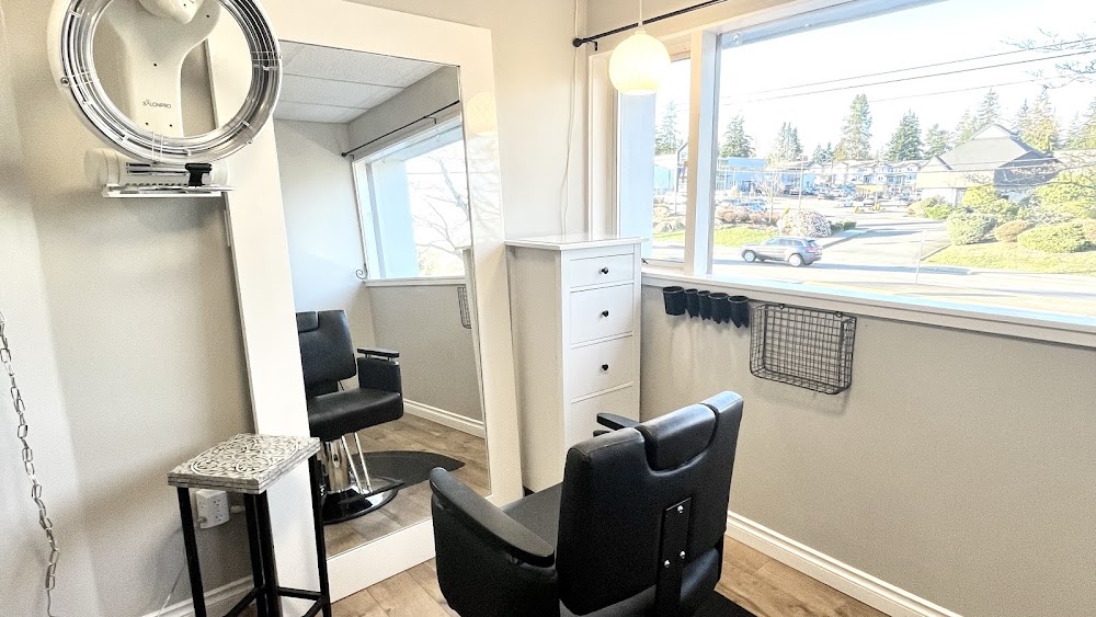 Salon En Vogue Suites