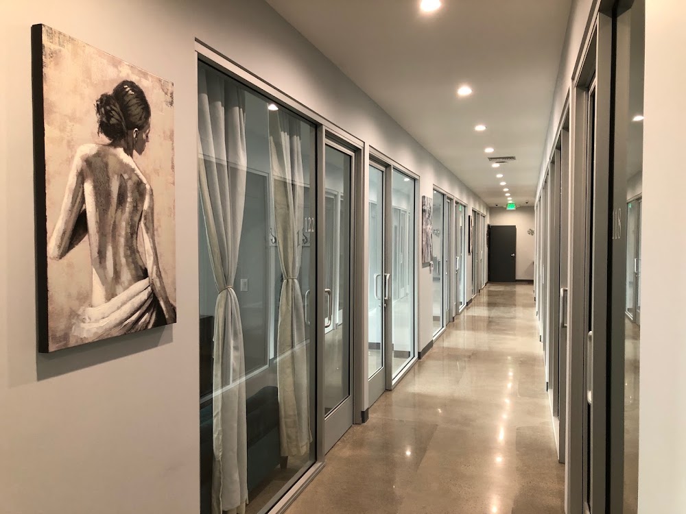 Salon Select Suites