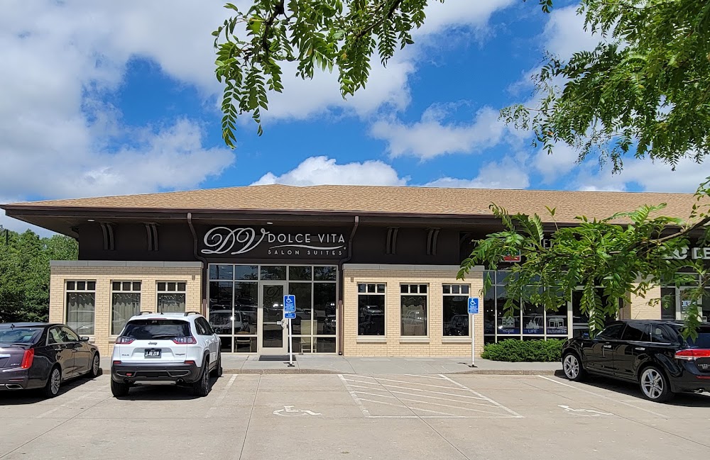 Dolce Vita Salon Suites