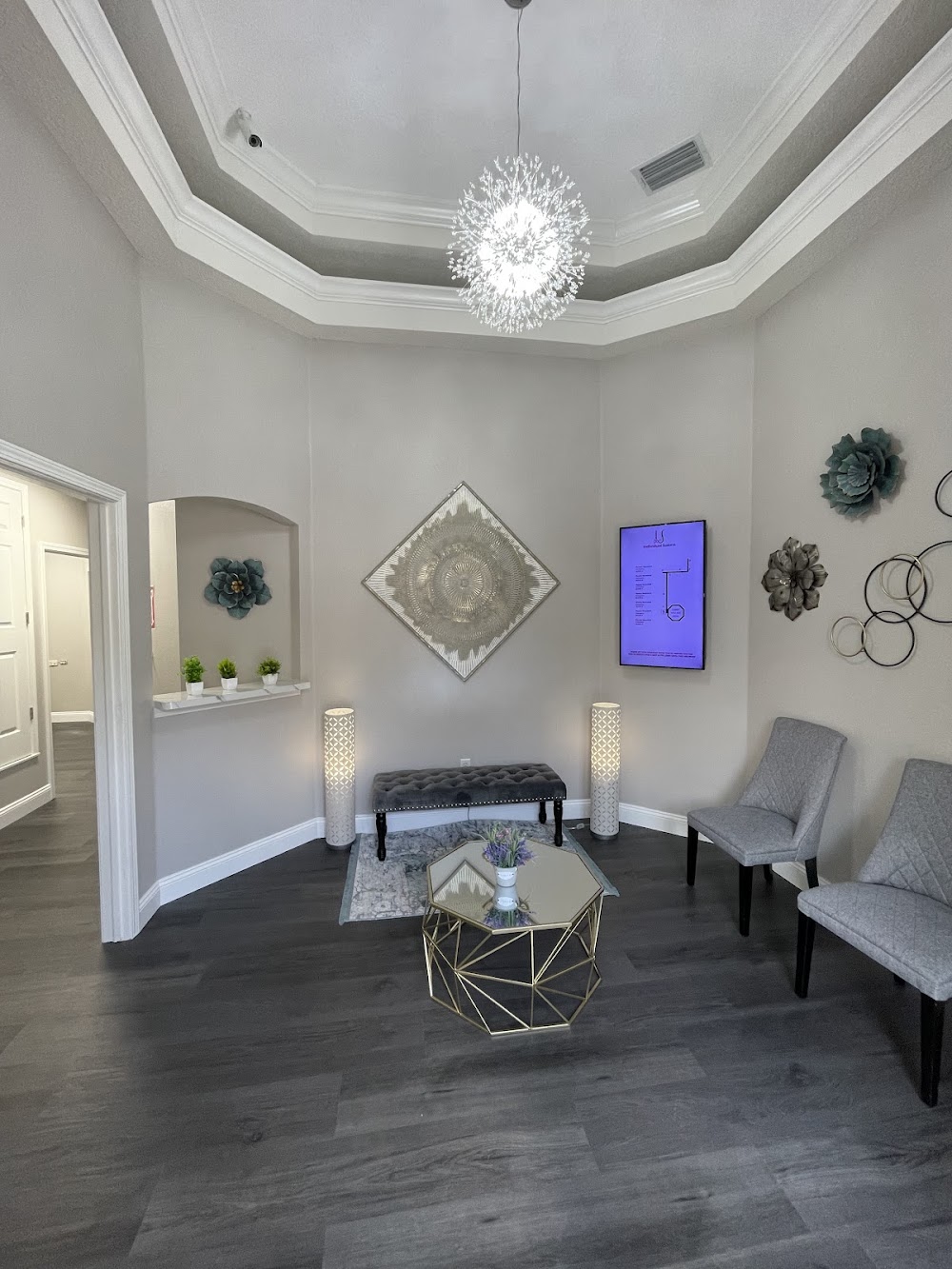 Individual Salons